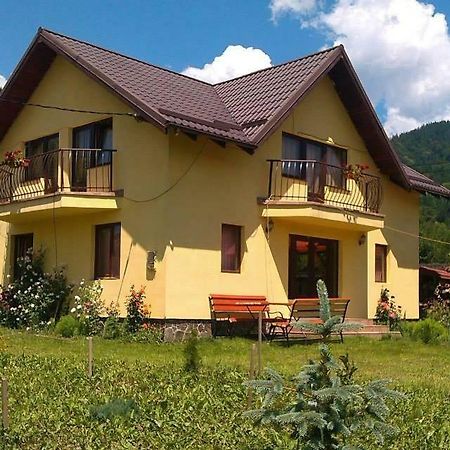 Casa Magnolia Hotel Tulghes Exterior photo